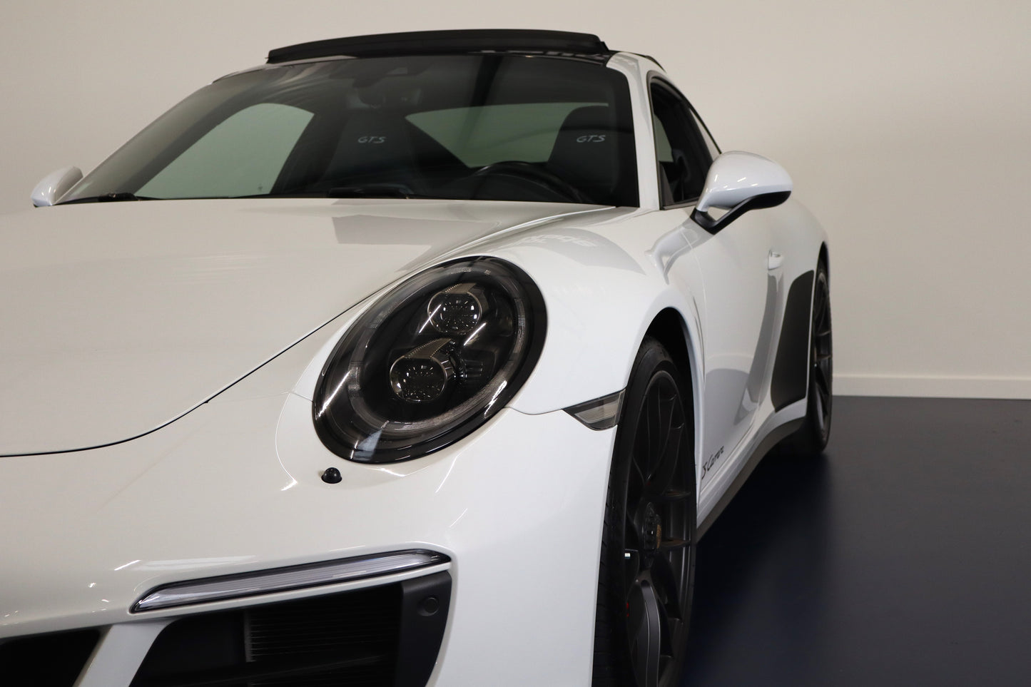 Porsche 911 carrera 4 GTS
