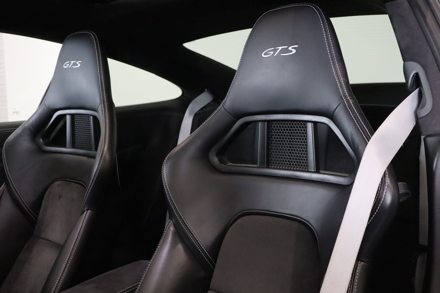 Porsche 911 carrera 4 GTS