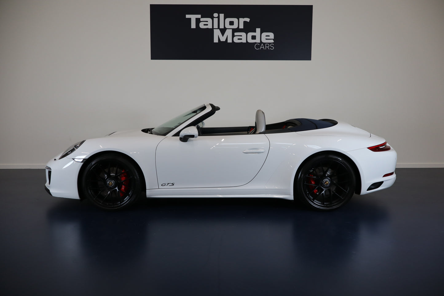 Porsche 911 carrera 4GTS cabriolet