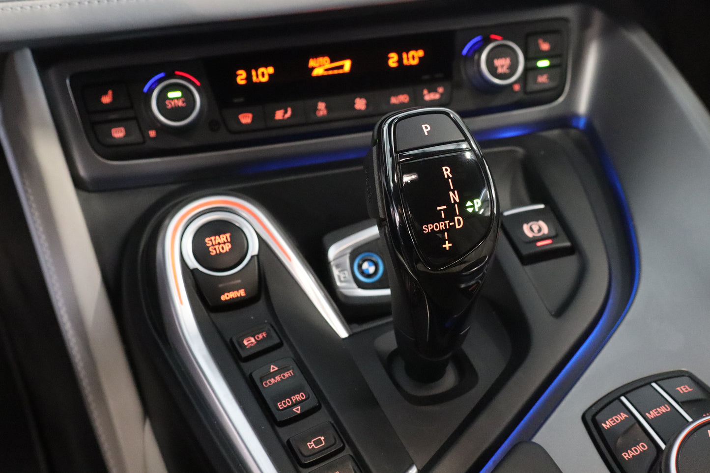 BMW i8