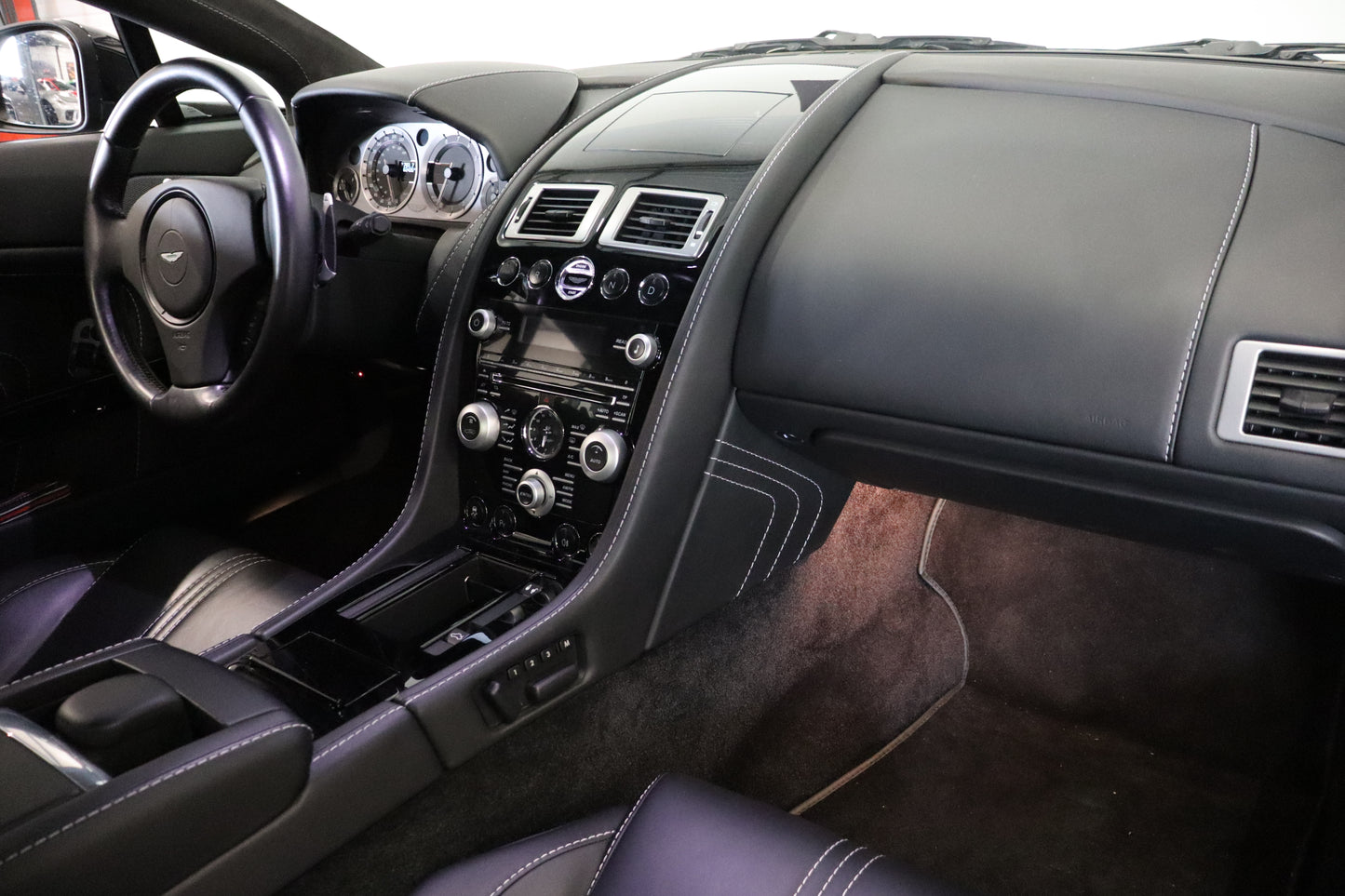 Aston Martin V8 Vantage