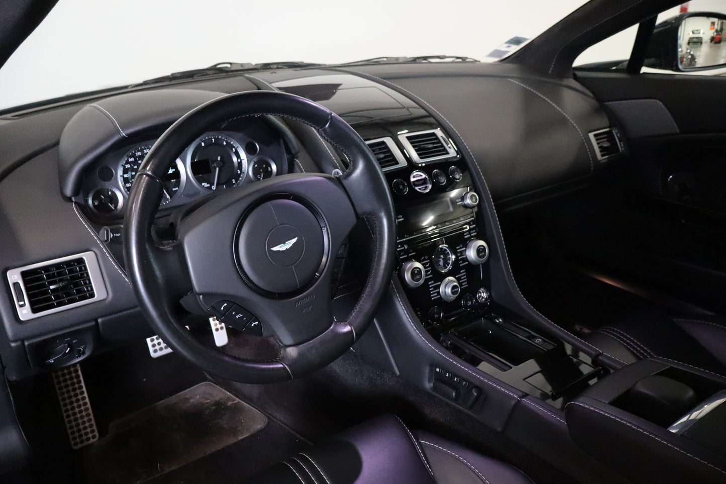 Aston Martin V8 Vantage
