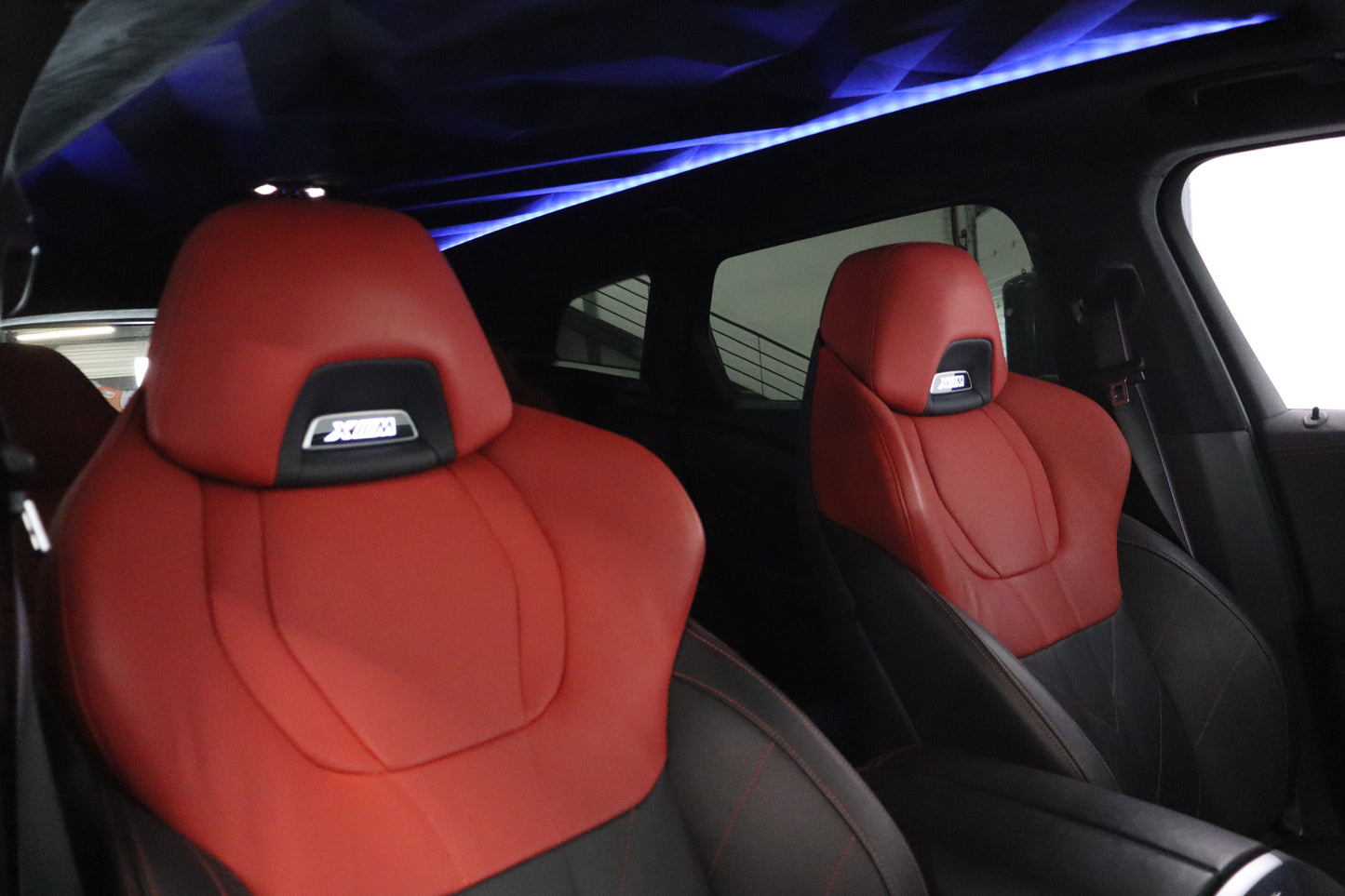 BMW XM 748 Label Red