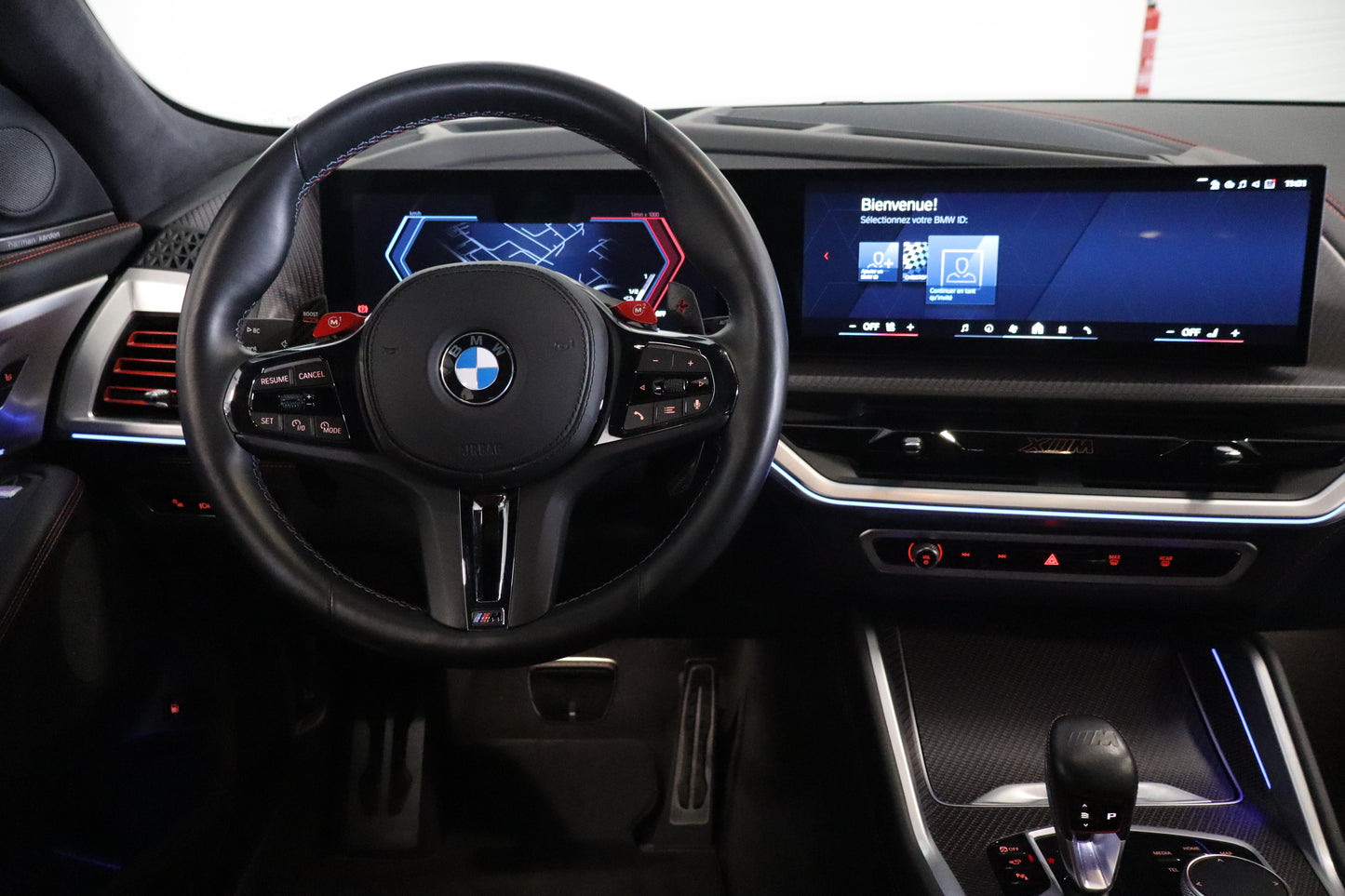 BMW XM 748 Label Red