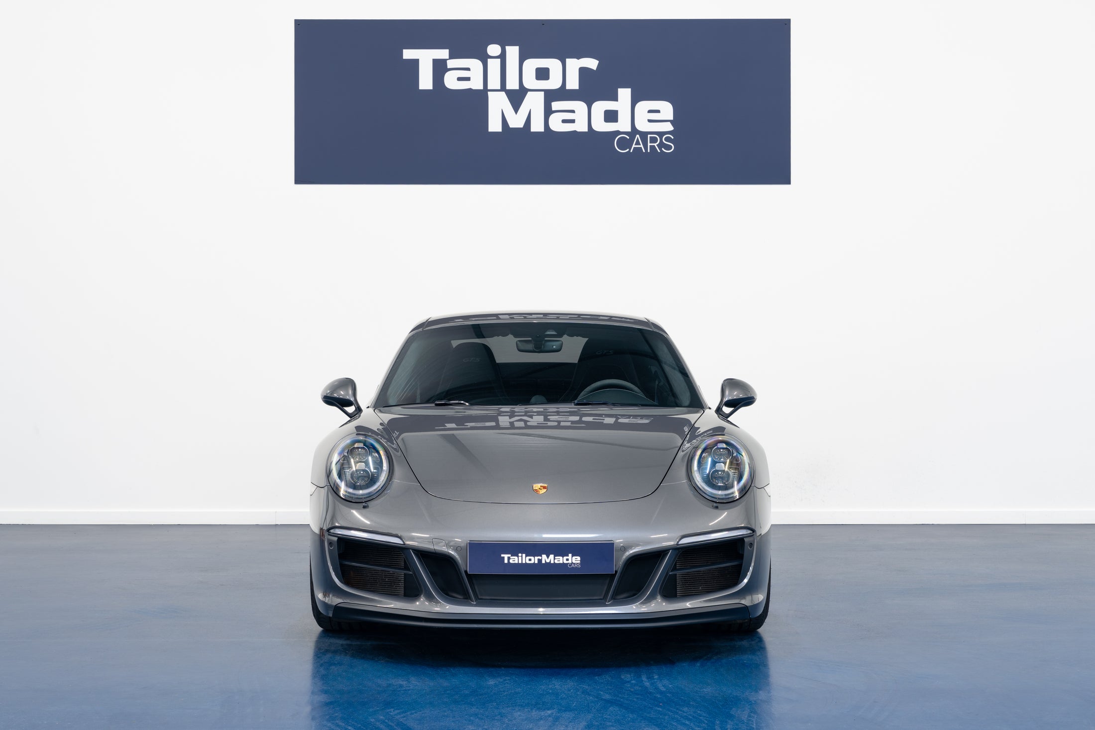 Porsche 911 Carrera 4 GTS