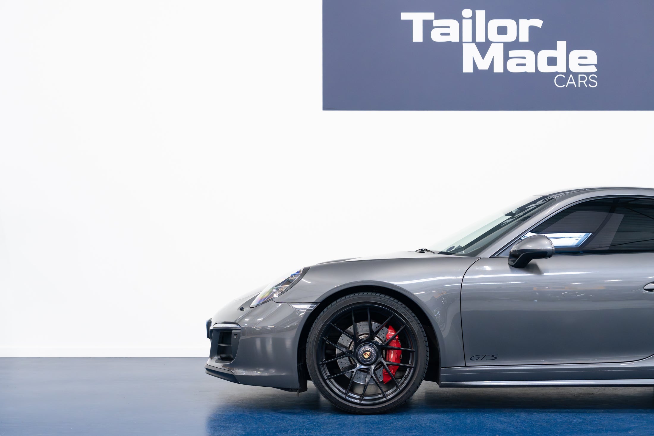 Porsche 911 Carrera 4 GTS