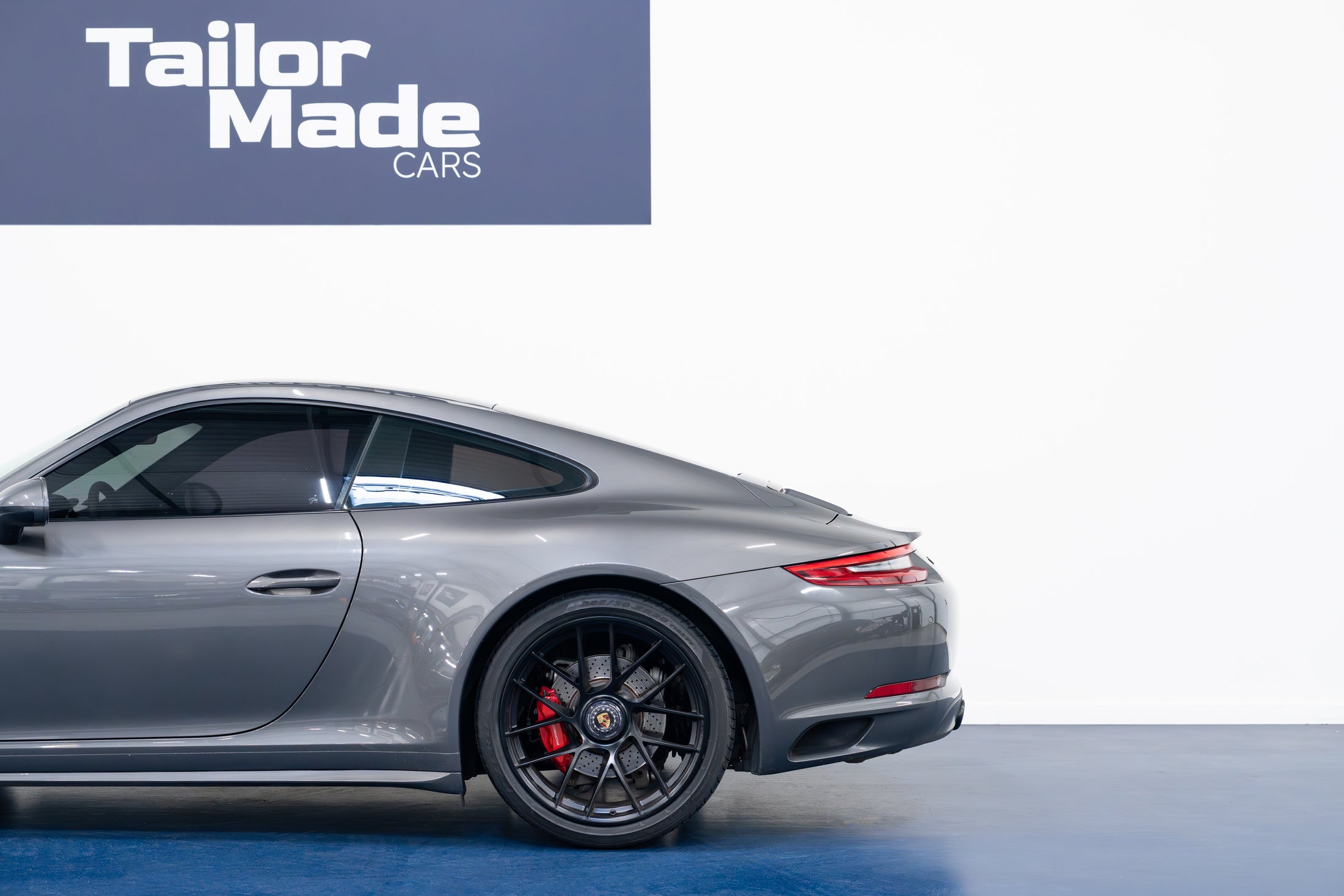 Porsche 911 Carrera 4 GTS