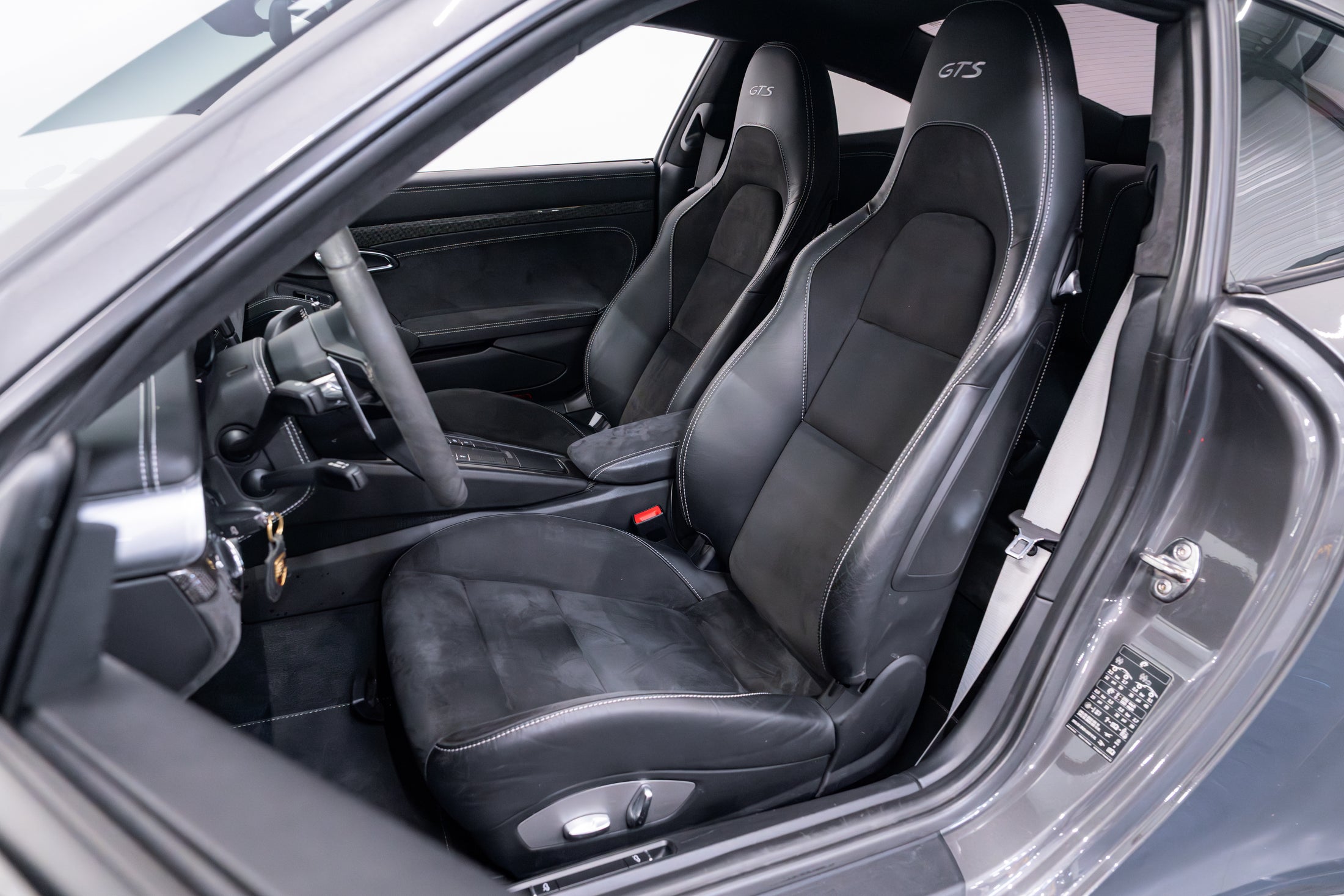 Porsche 911 Carrera 4 GTS