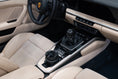 Charger l'image dans la visionneuse de la galerie, Porsche 911 Targa 4S Heritage Edition
