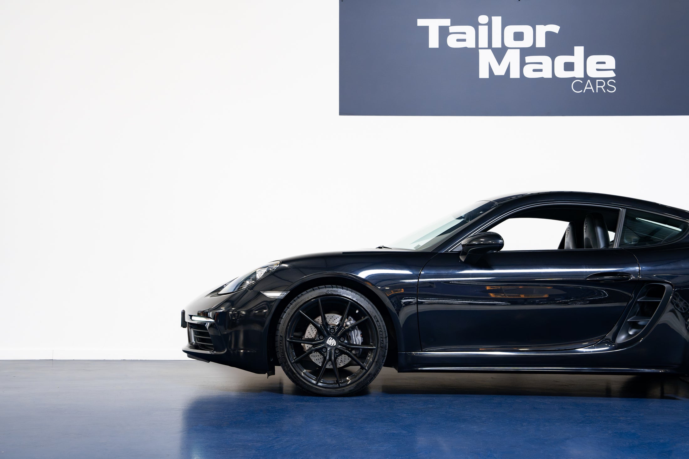 Porsche Cayman 300