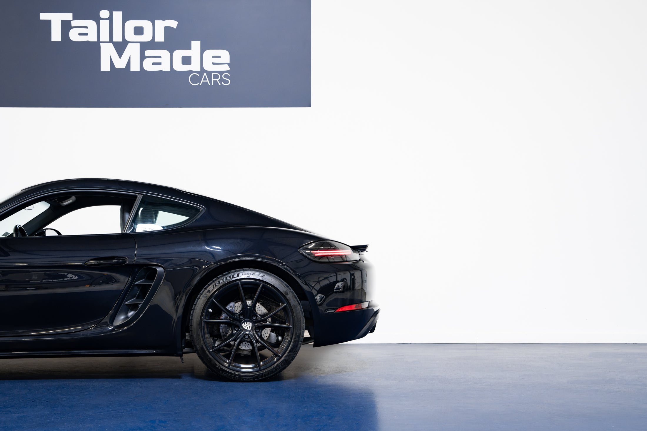 Porsche Cayman 300