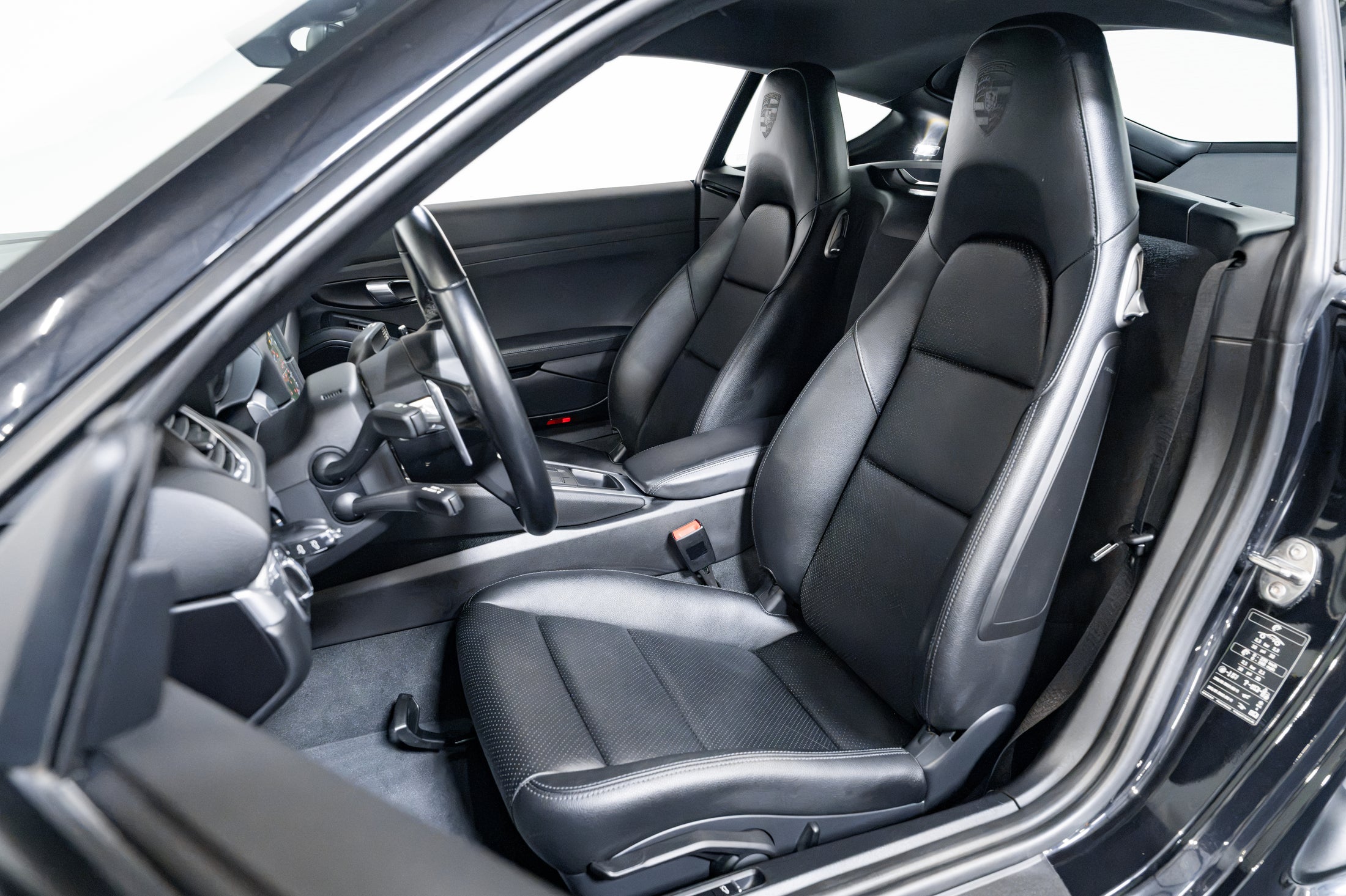 Porsche Cayman 300