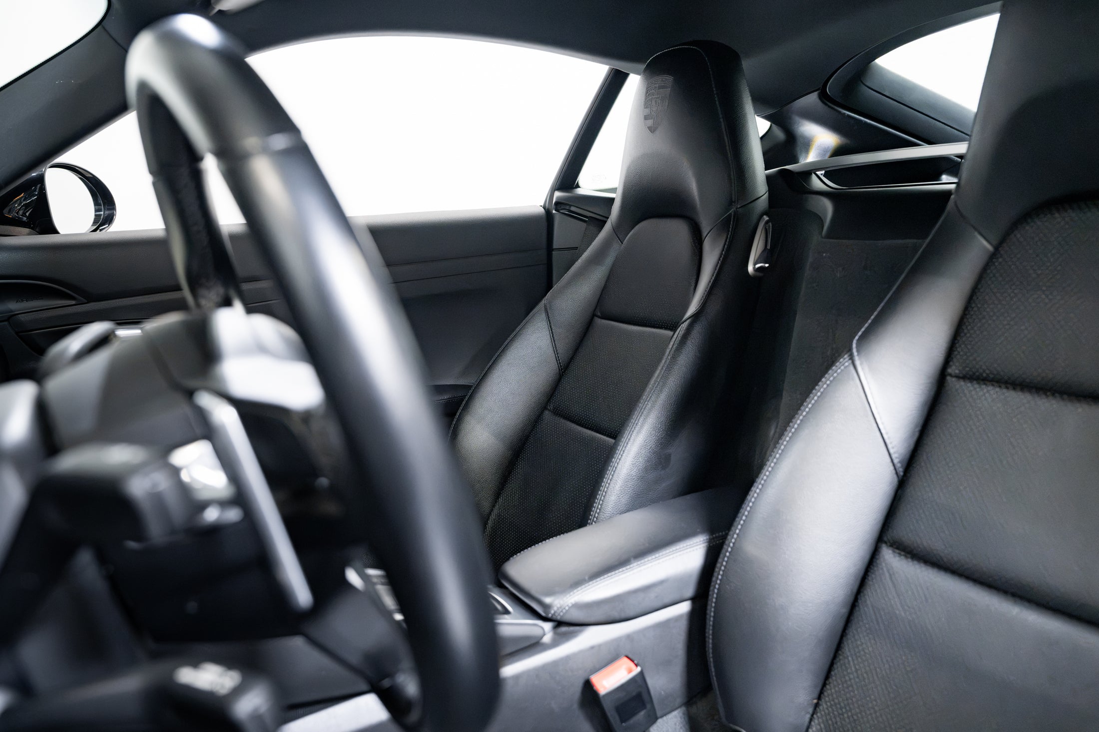 Porsche Cayman 300