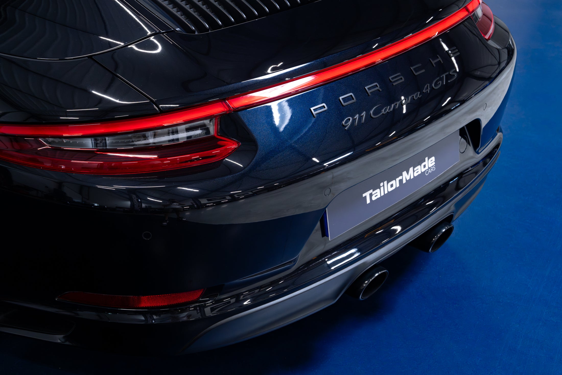 Porsche 911 Carrera 4 GTS Cabriolet