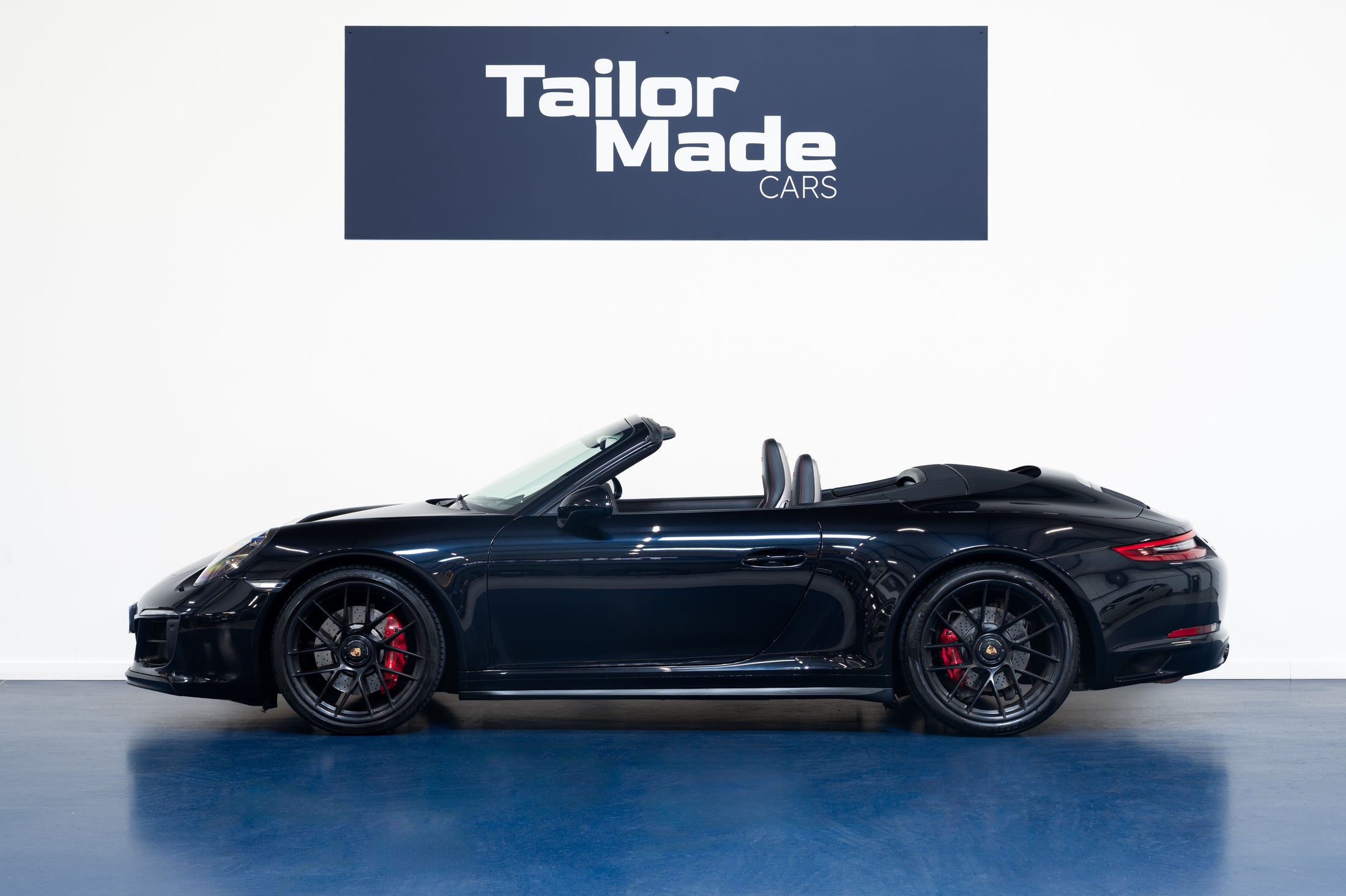 Porsche 911 Carrera 4 GTS Cabriolet