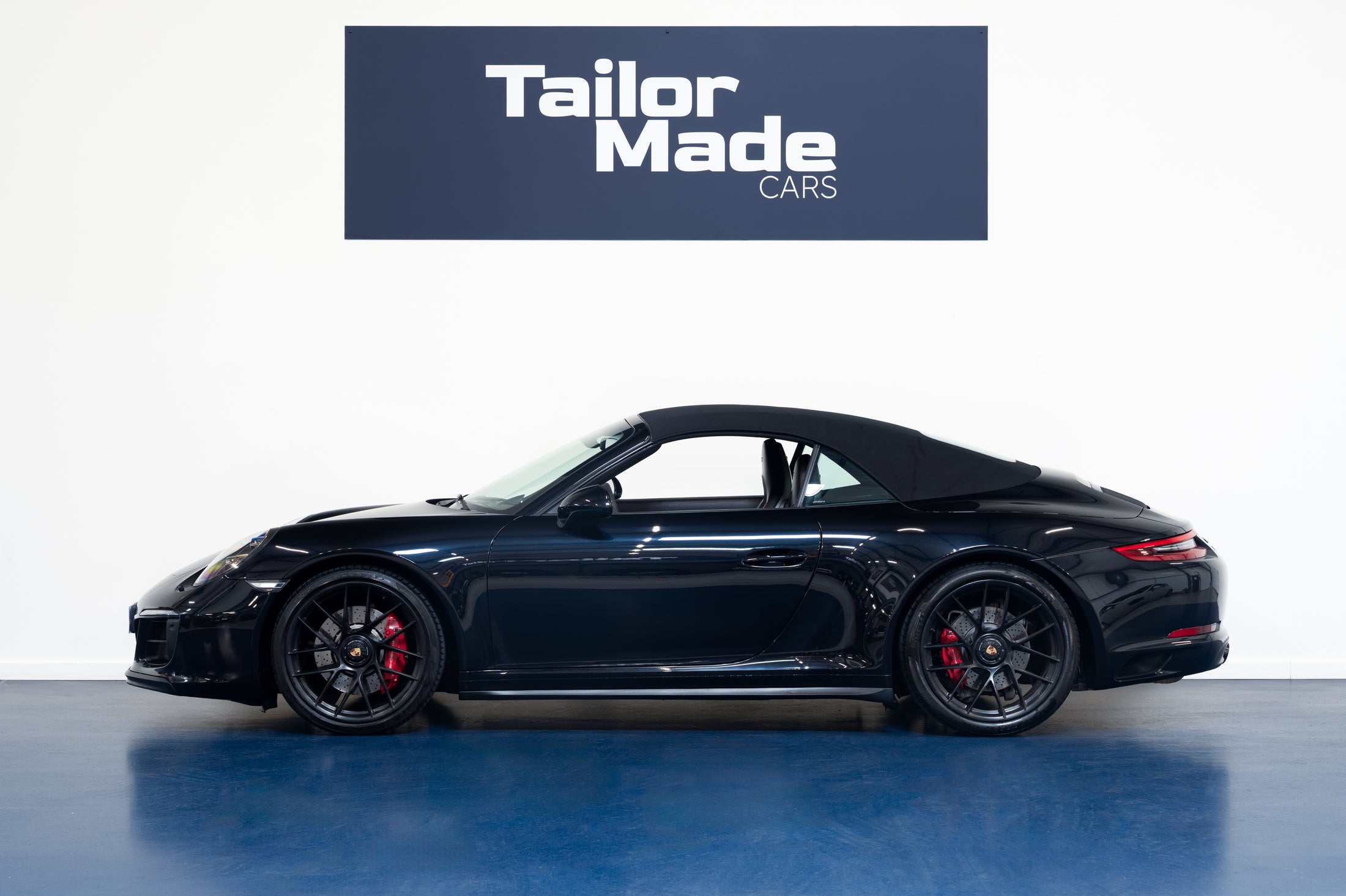 Porsche 911 Carrera 4 GTS Cabriolet