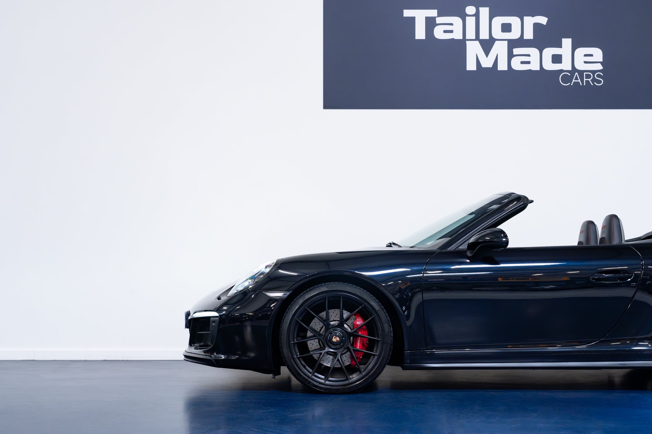 Porsche 911 Carrera 4 GTS Cabriolet