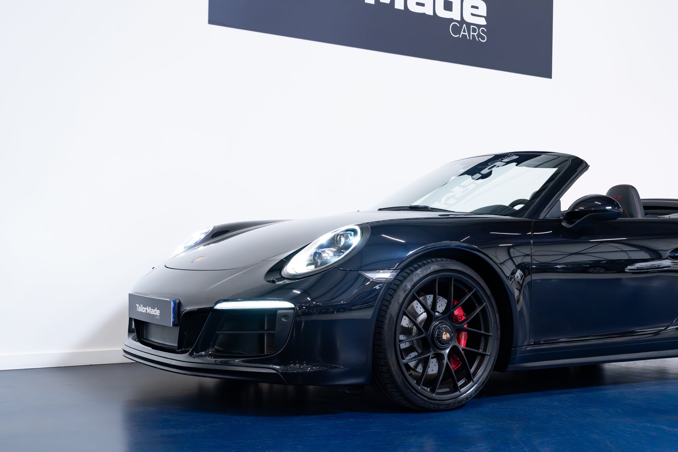 Porsche 911 Carrera 4 GTS Cabriolet