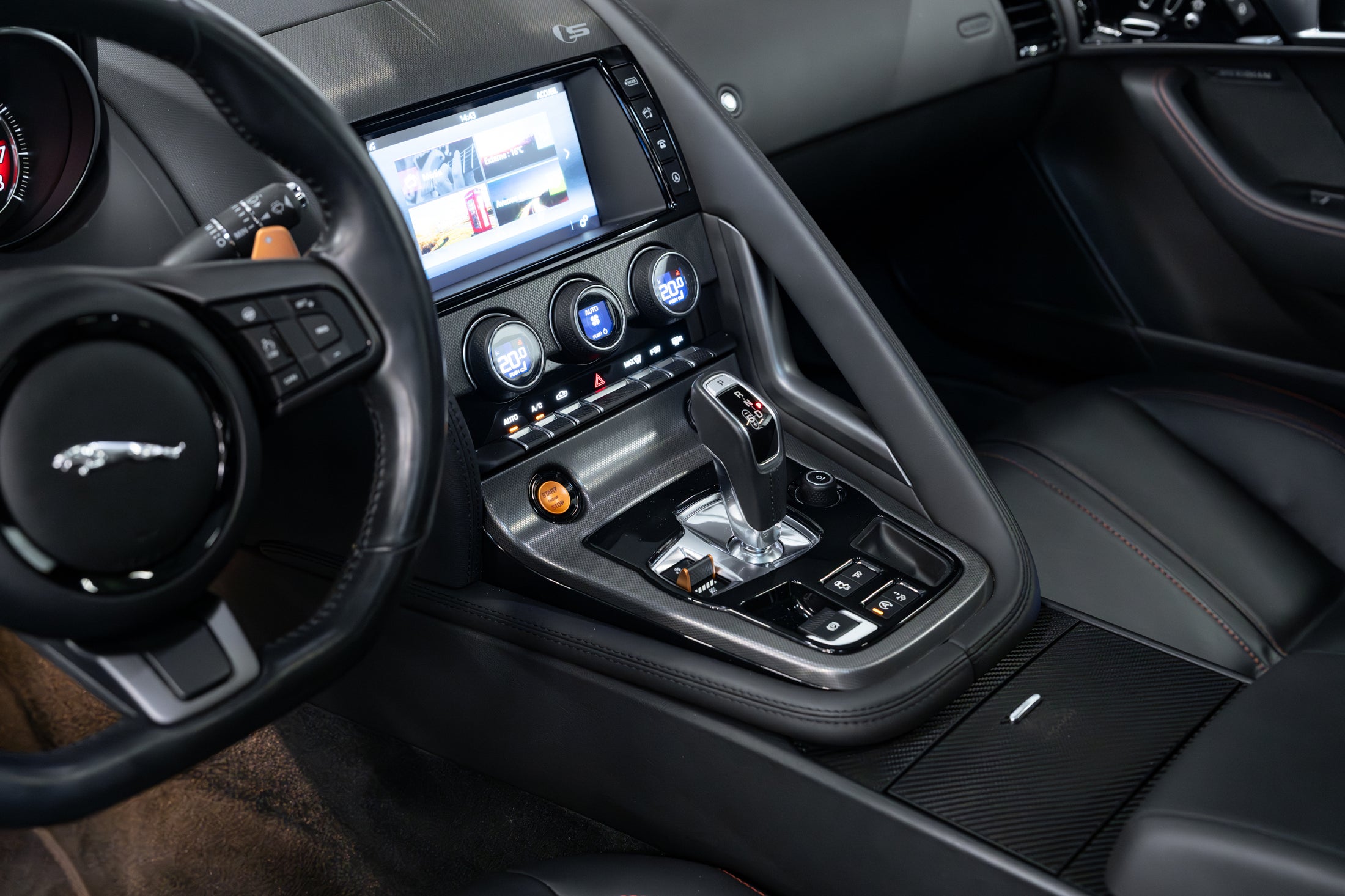 Jaguar F-Type V6