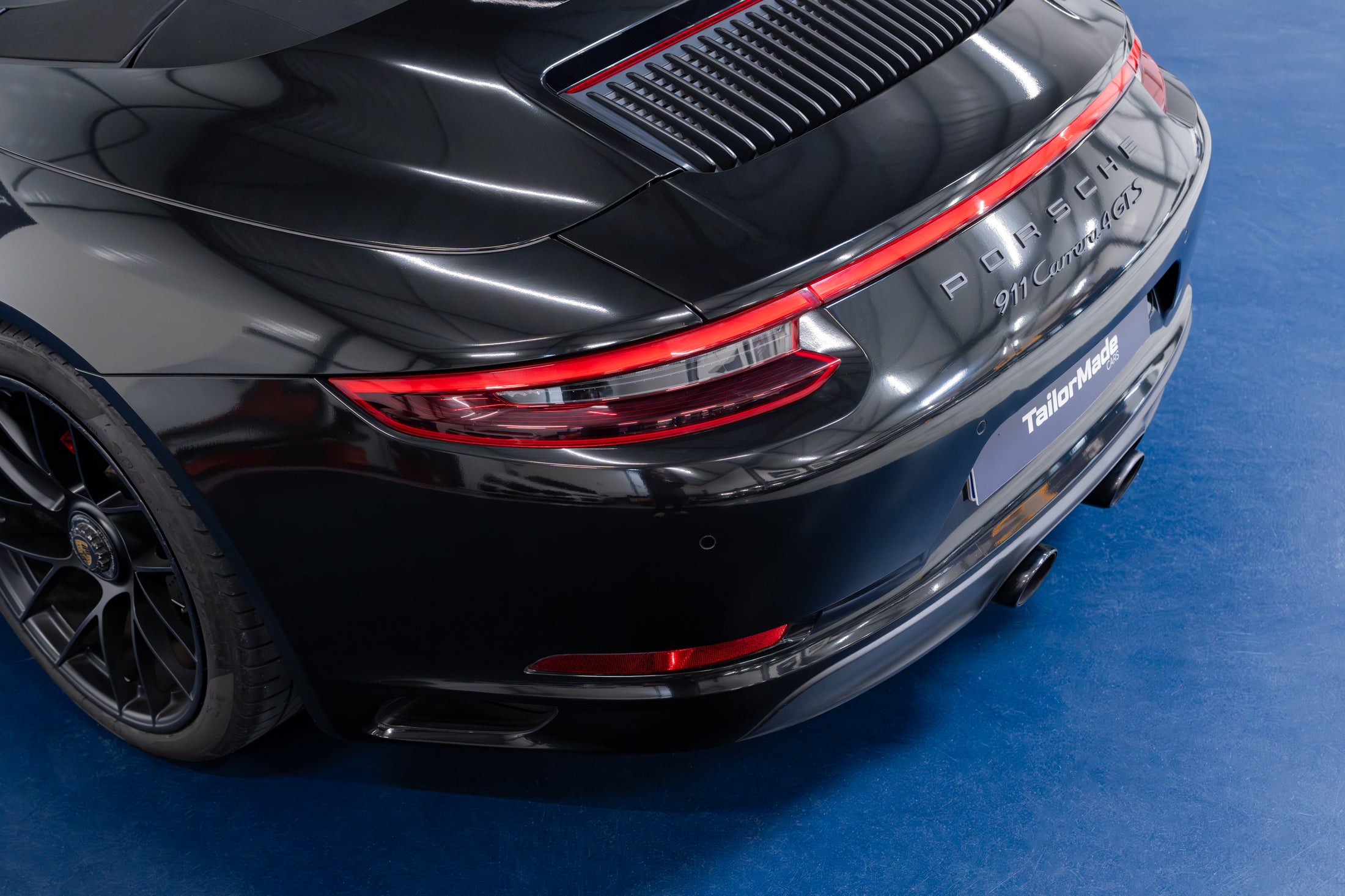 Porsche 911 Carrera 4 GTS Cabriolet