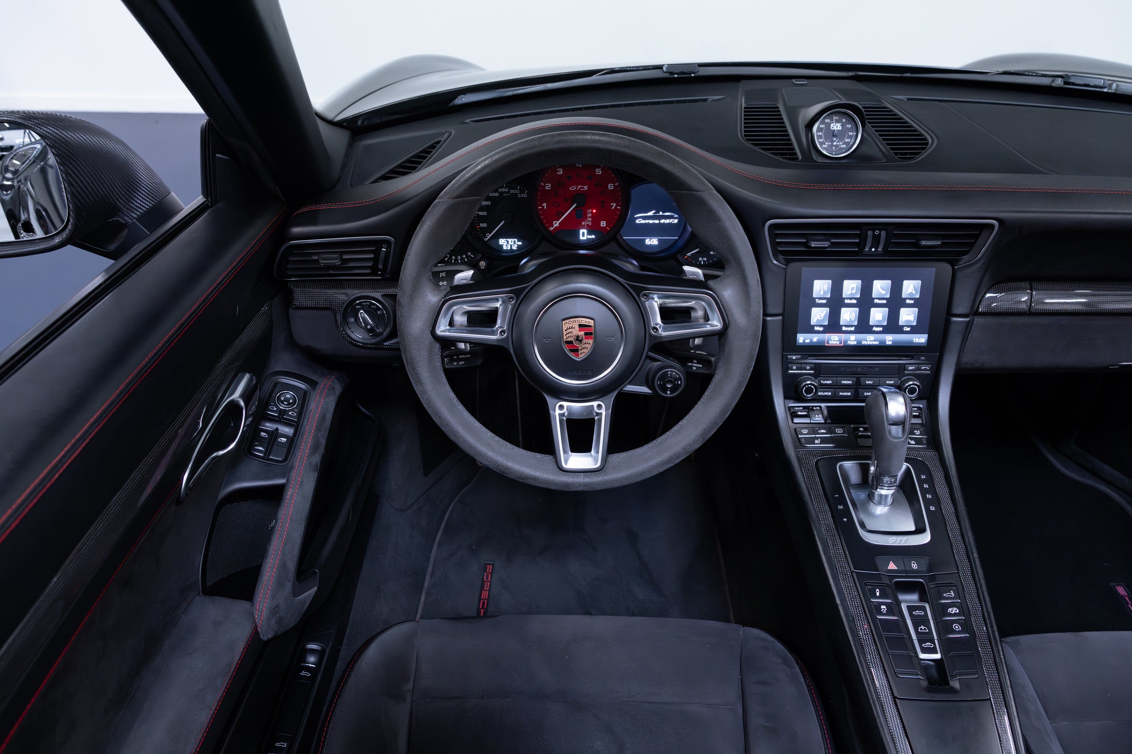 Porsche 911 Carrera 4 GTS Cabriolet