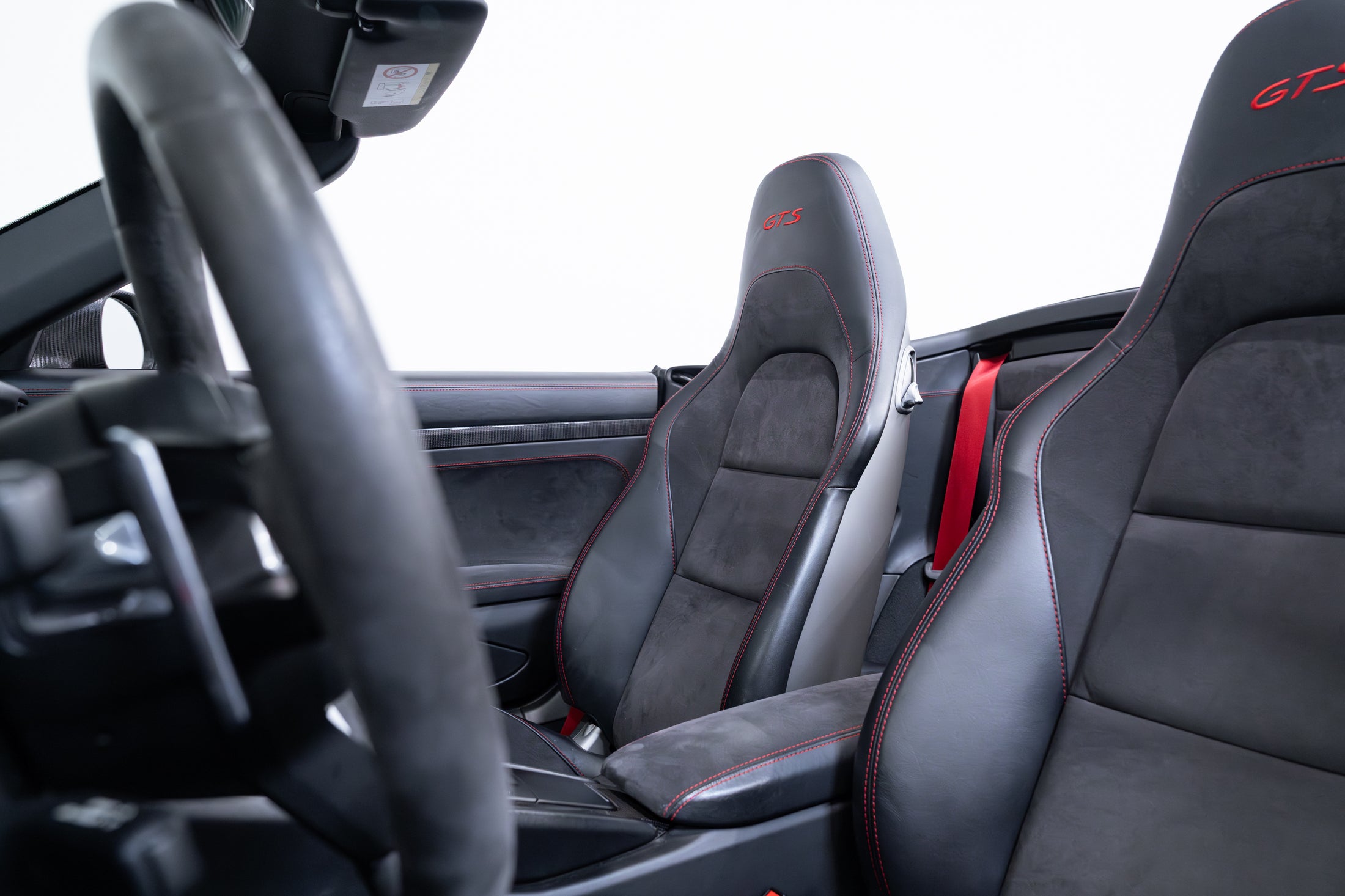Porsche 911 Carrera 4 GTS Cabriolet