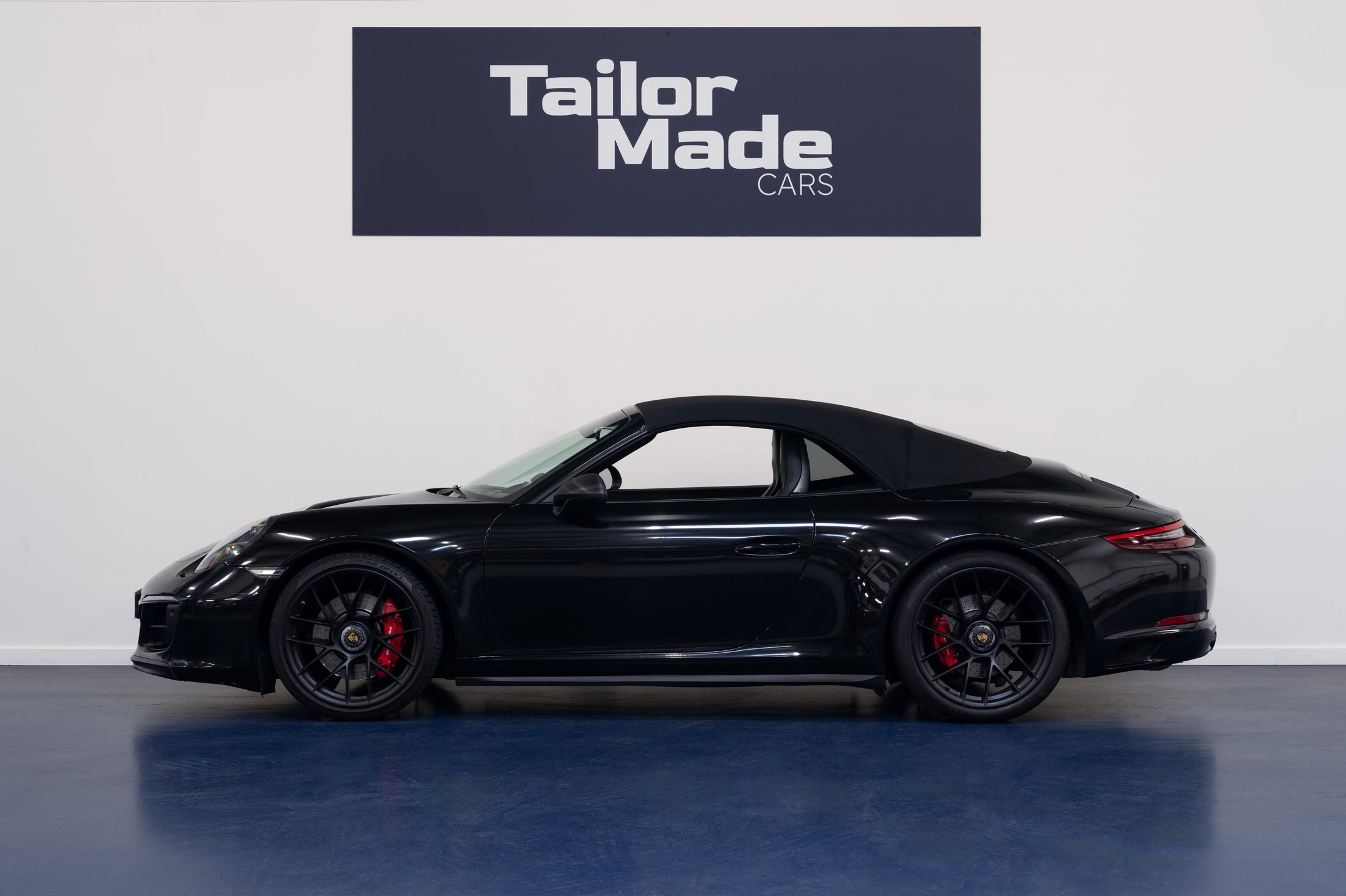 Porsche 911 Carrera 4 GTS Cabriolet
