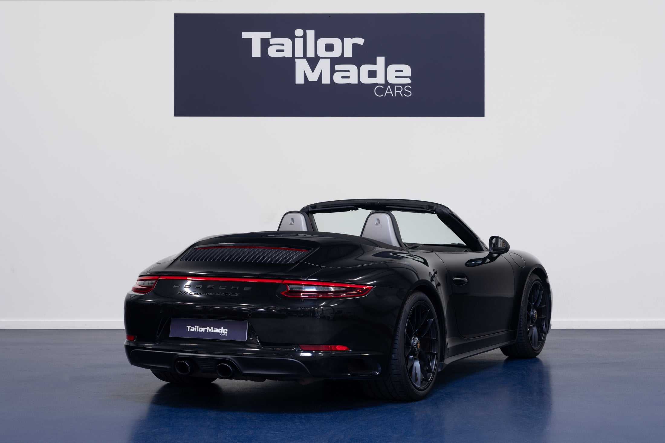 Porsche 911 Carrera 4 GTS Cabriolet
