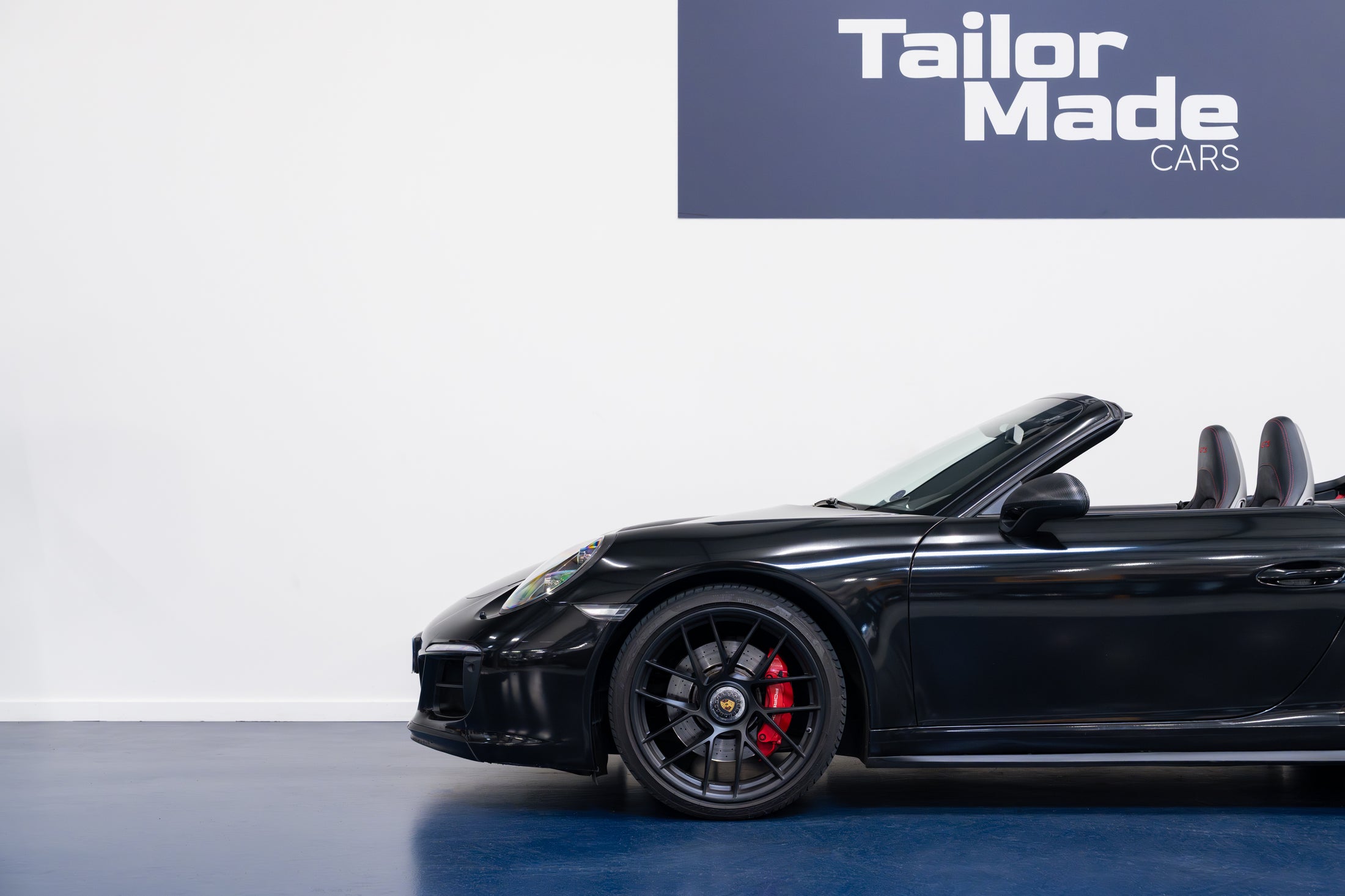 Porsche 911 Carrera 4 GTS Cabriolet