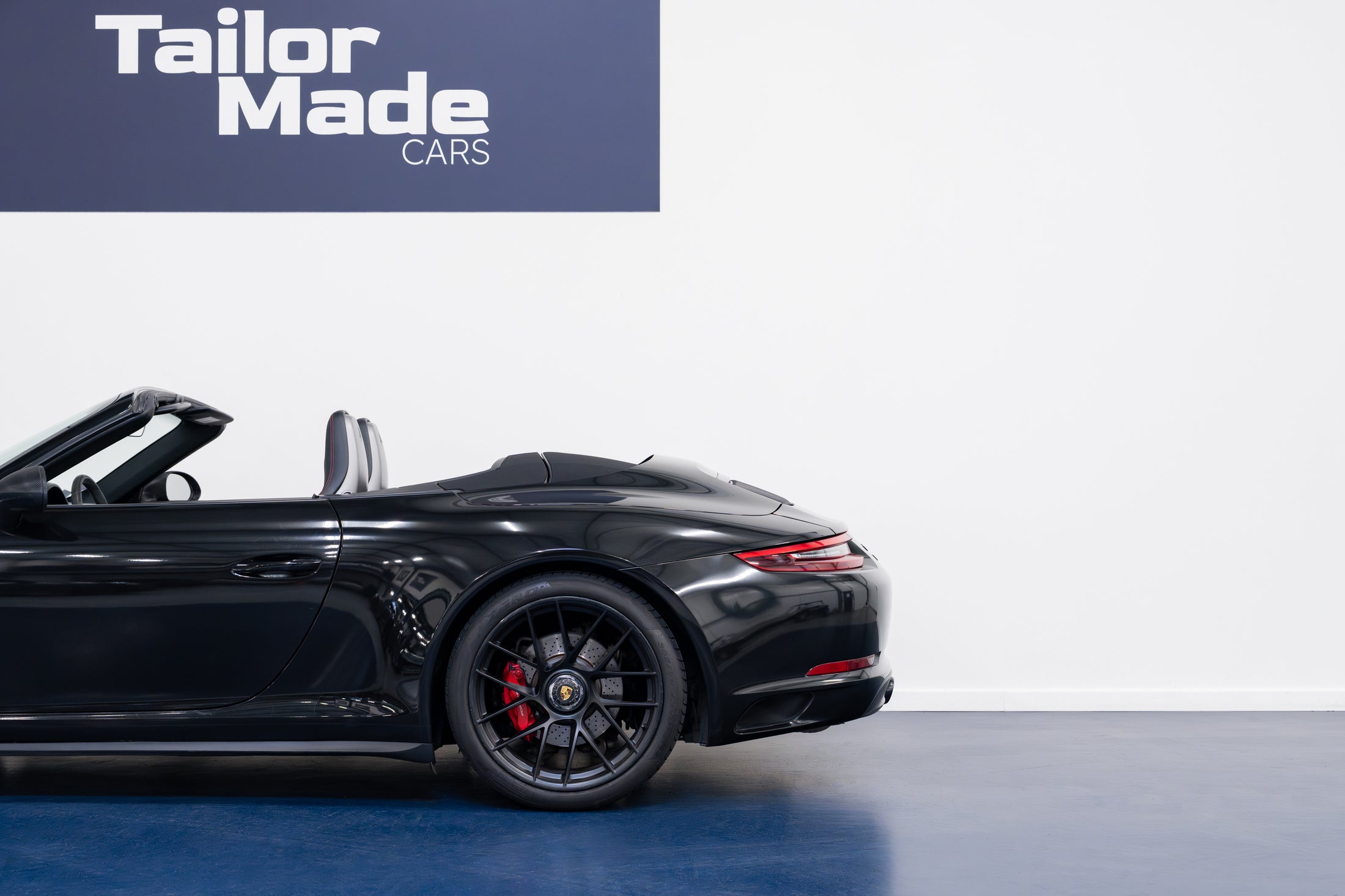 Porsche 911 Carrera 4 GTS Cabriolet