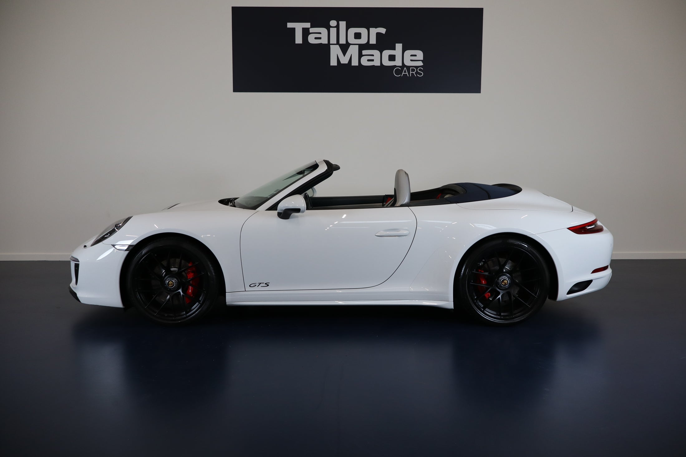 Porsche 911 carrera 4GTS cabriolet