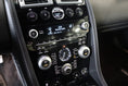 Charger l'image dans la visionneuse de la galerie, Aston Martin V8 Vantage
