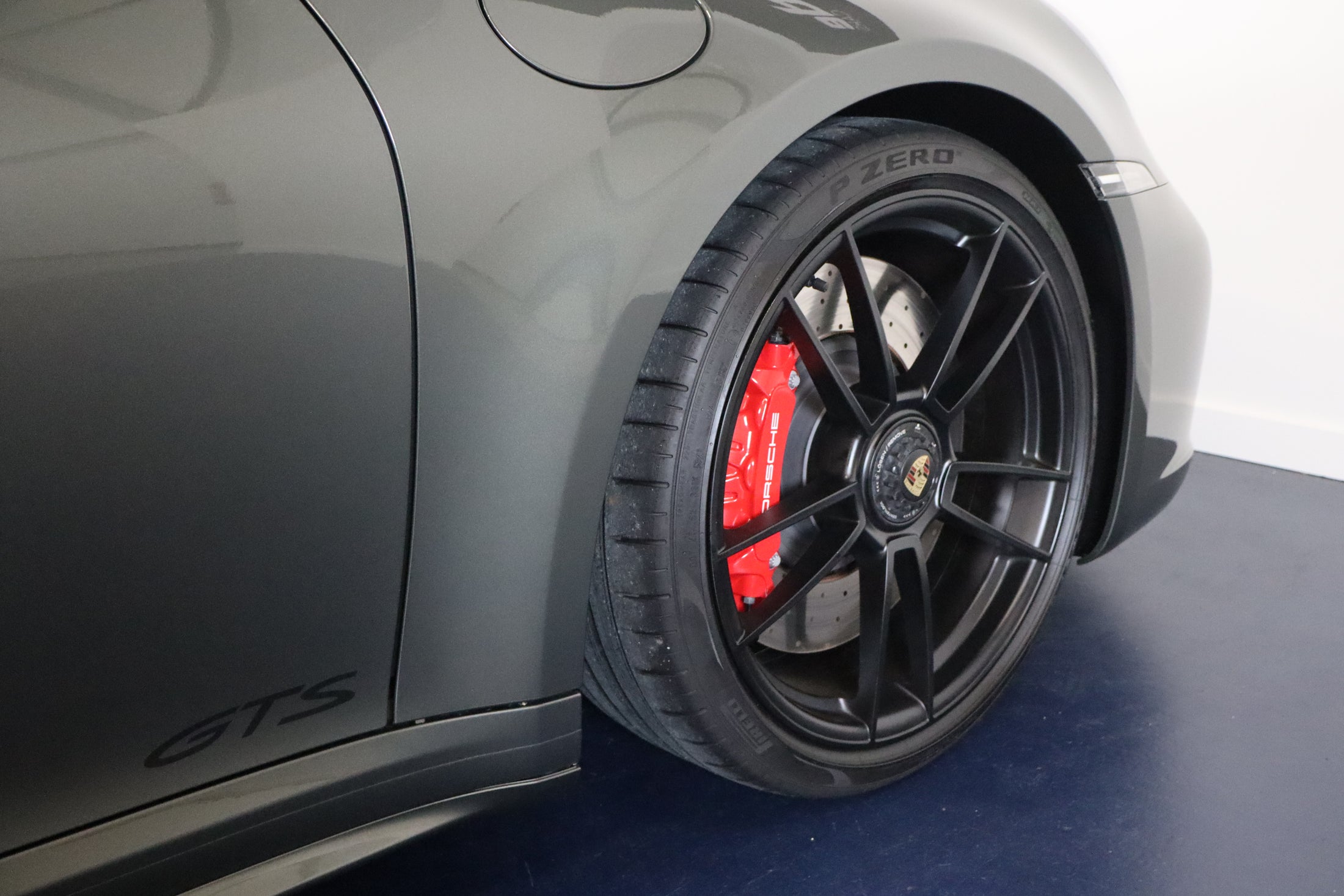 Porsche 911 GTS Coupe