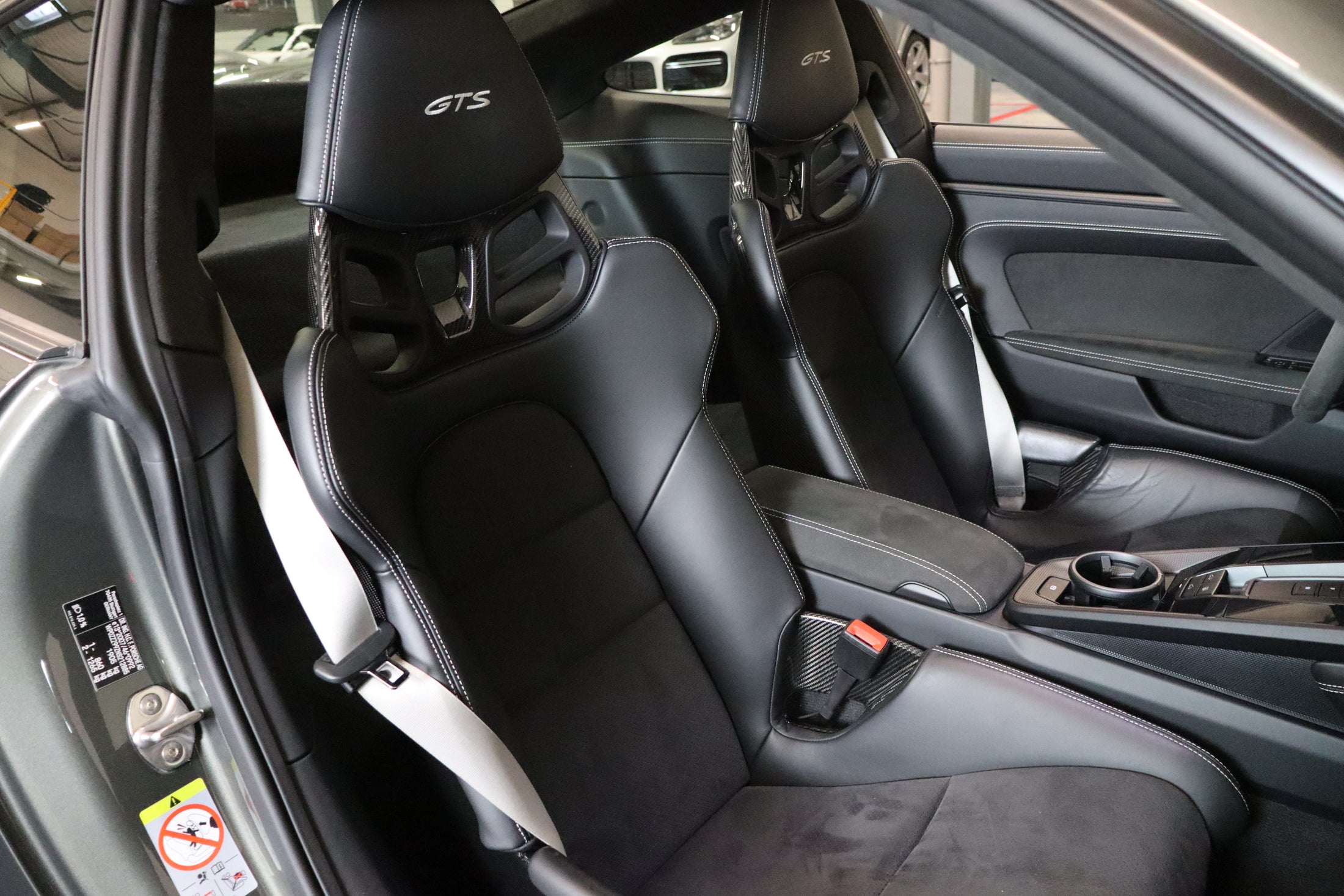 Porsche 911 GTS Coupe