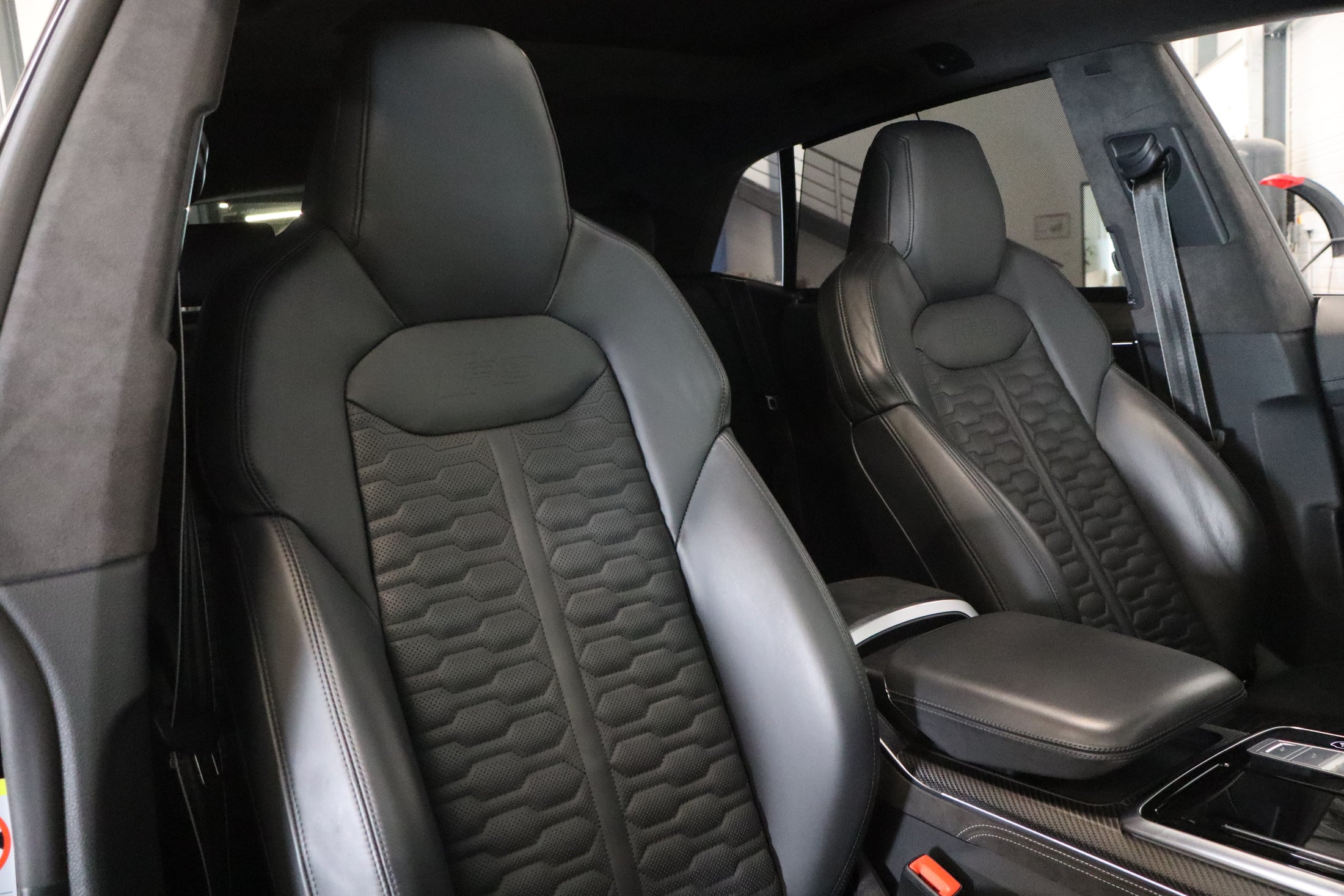 Audi RSQ8
