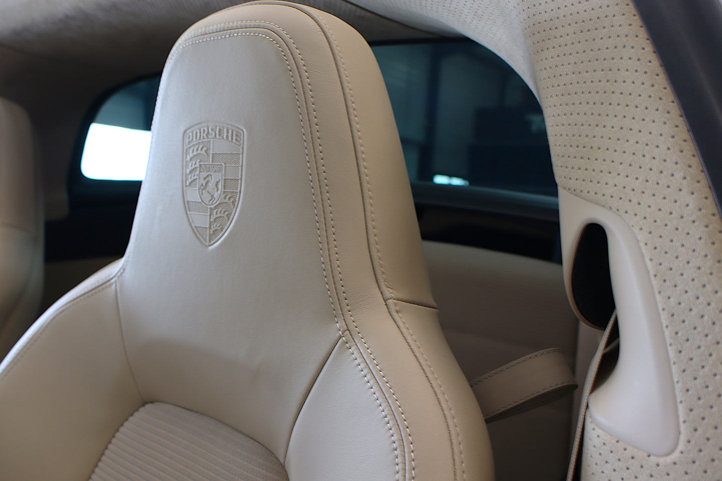 Porsche 911 Targa 4S Heritage Edition