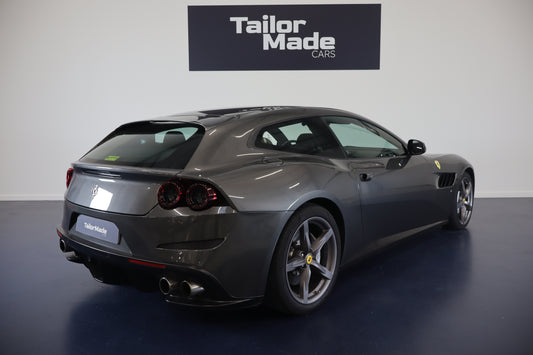 Ferrari GTC4 Lusso V8